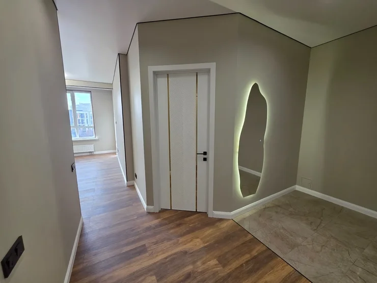 A Turnkey Apartment Renovation with a Neutral and Modern Interior Finish