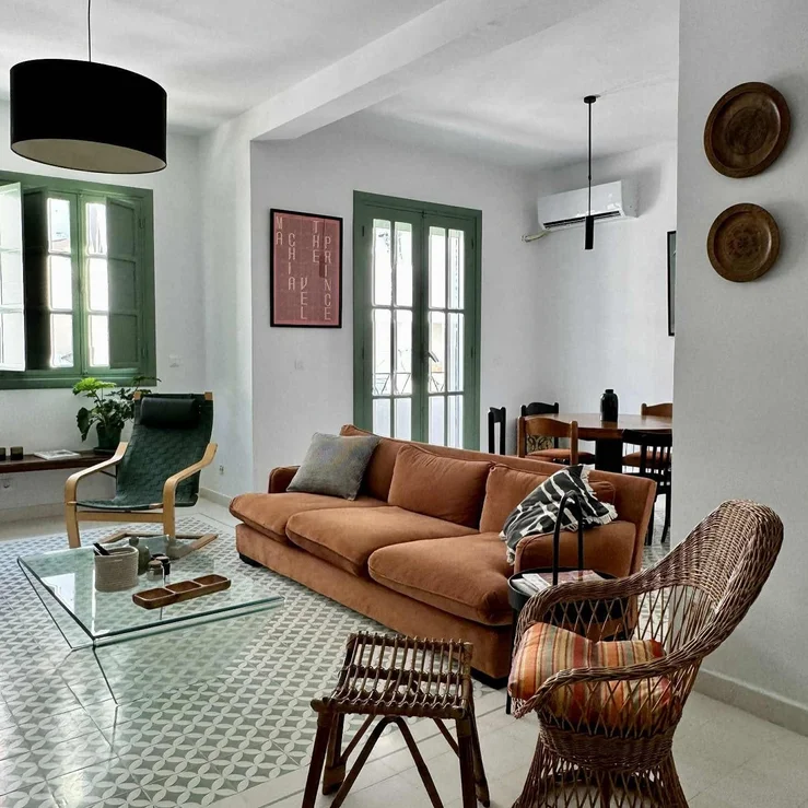 A Mediterranean-Inspired Interior with Character and Balance