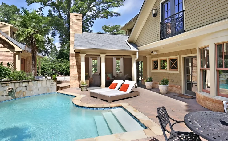 Backyard Oasis: Swimming Pool and Patio Renovation