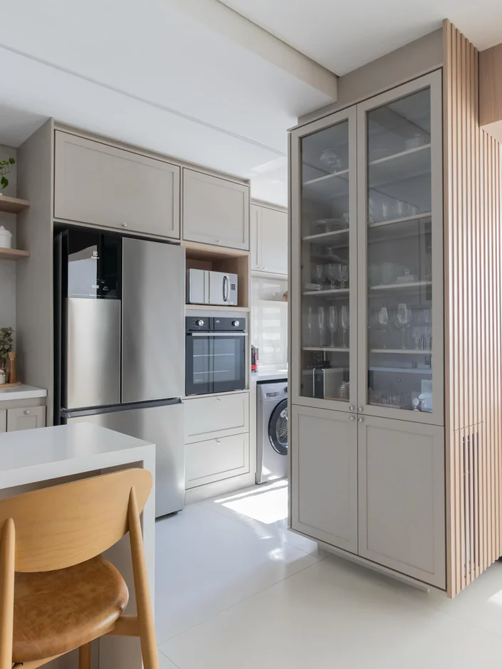 Modern Kitchen Design with Integrated Storage