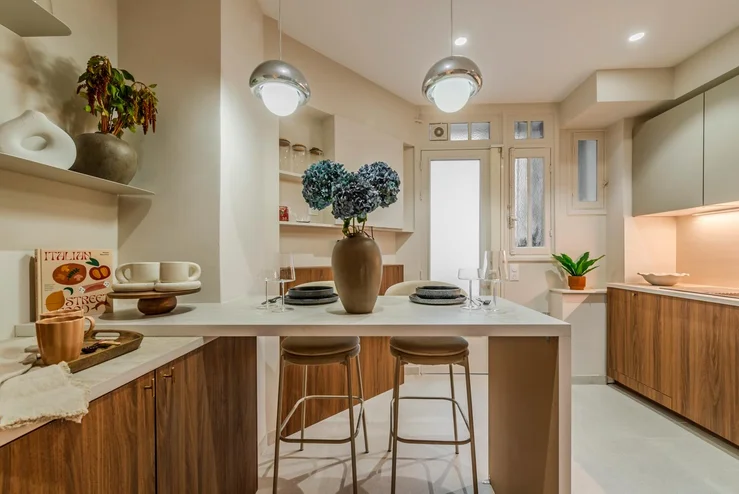 Warm Contemporary Kitchen Renovation